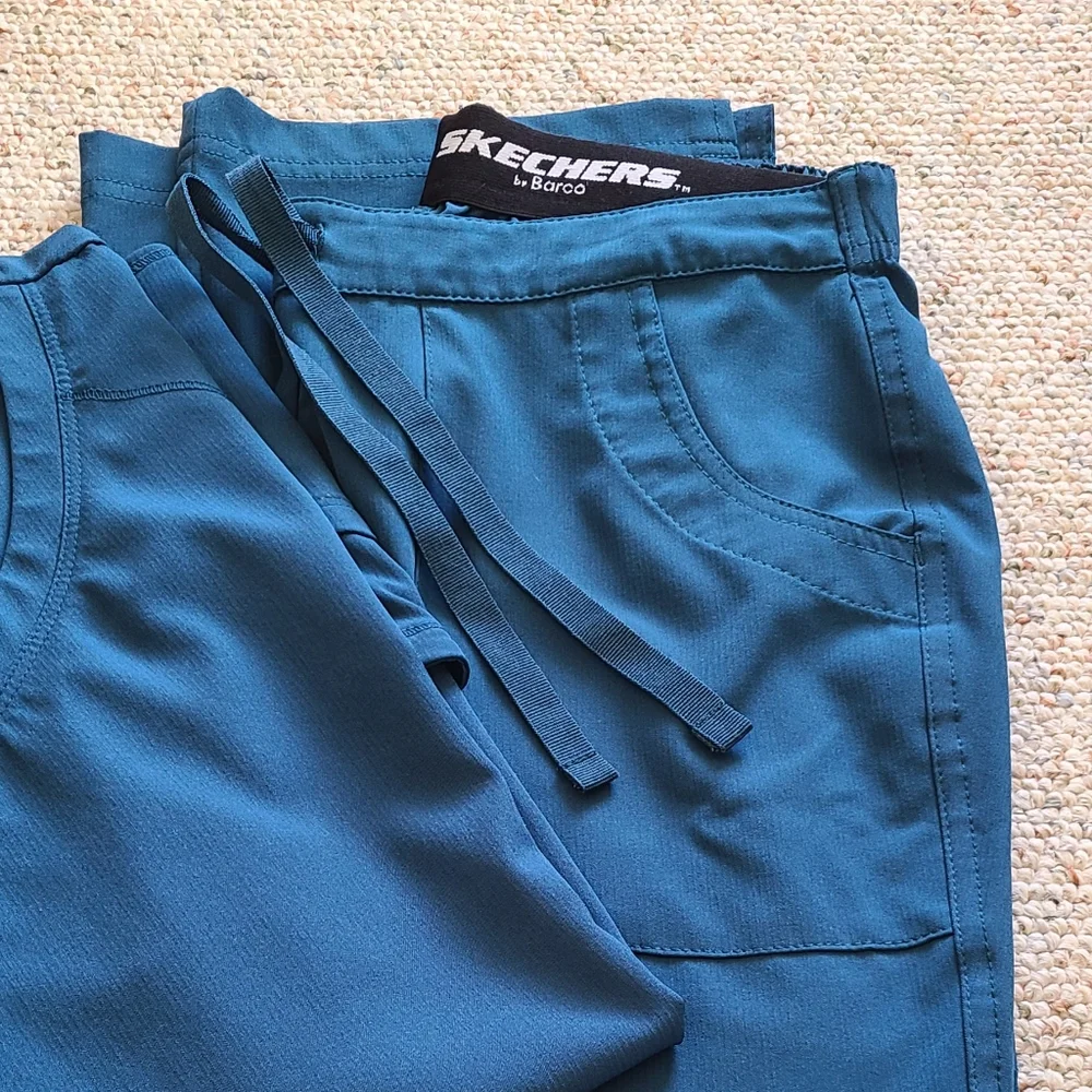 Skechers scrubs set - Picture 2 of 12